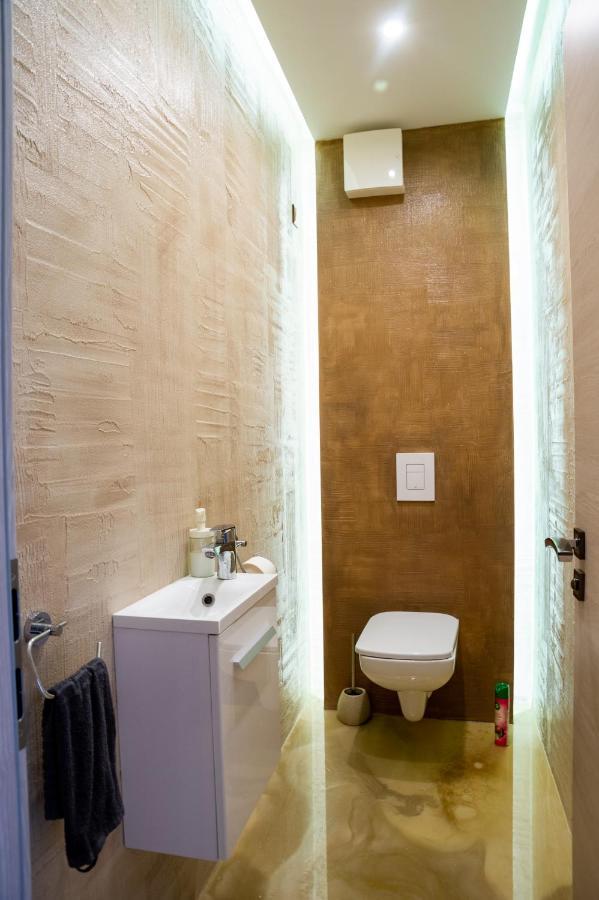 גיור Dream Apartman 2 With Free Parking מראה חיצוני תמונה